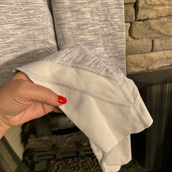 Lululemon gray ladies leggings - Picture 2 of 5